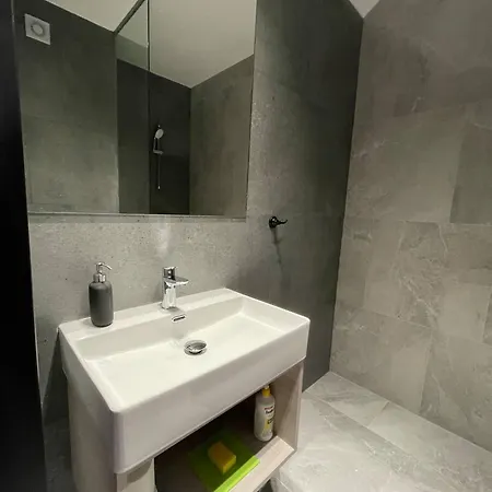 Sara Ii Проживание в семье Карвиа