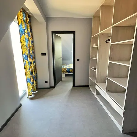 Sara Ii Проживание в семье